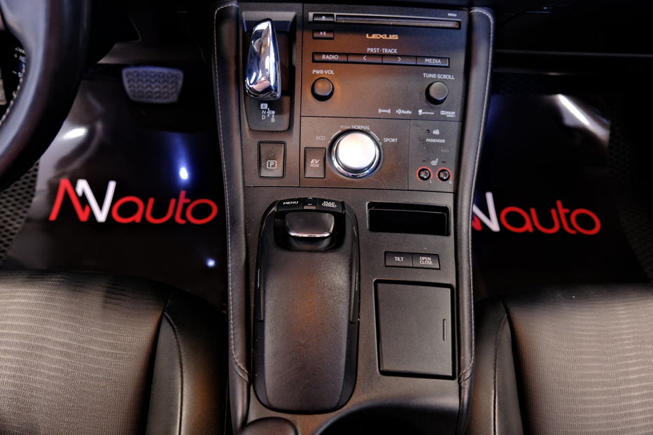 Продам Lexus CT 200h 2013 года в Одессе