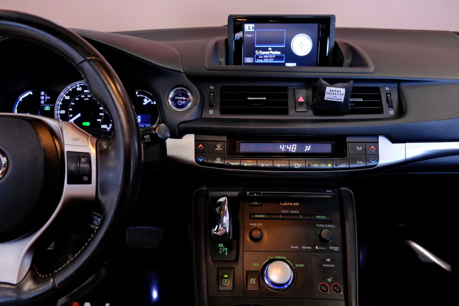 Продам Lexus CT 200h 2013 года в Одессе