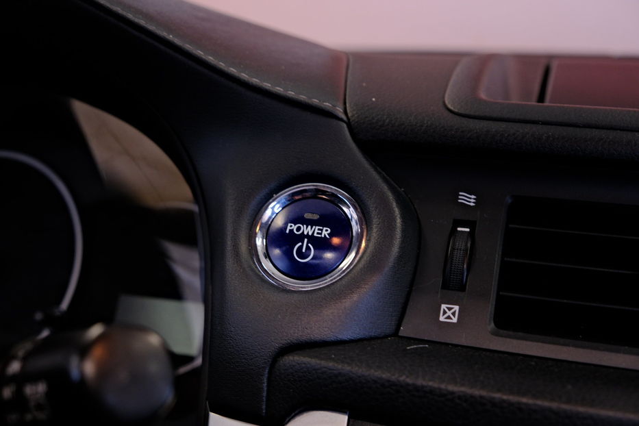 Продам Lexus CT 200h 2013 года в Одессе