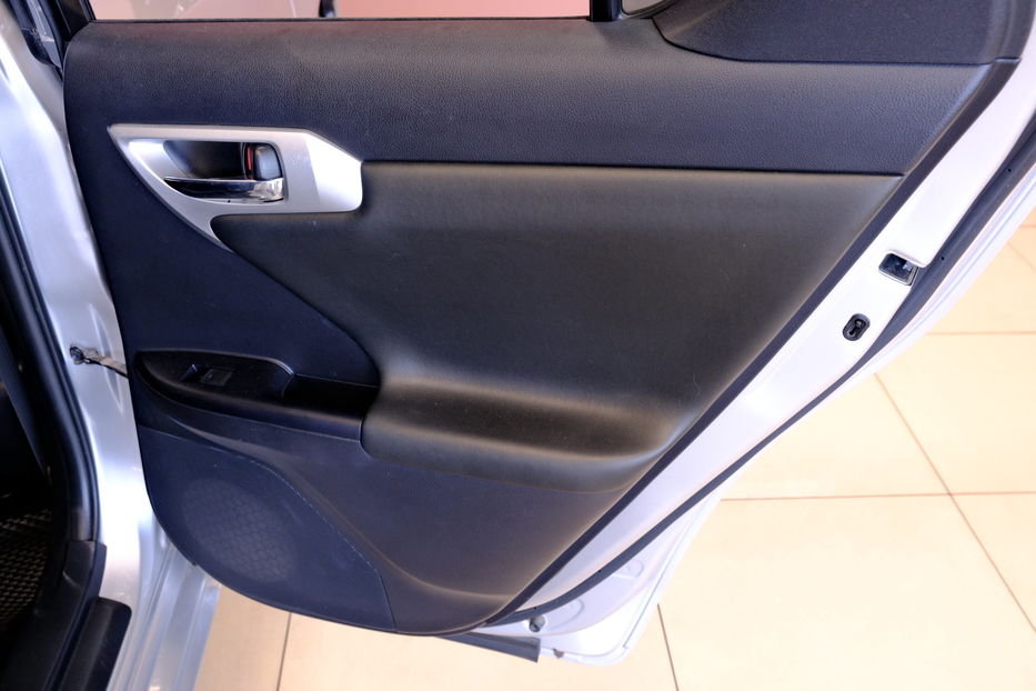 Продам Lexus CT 200h 2013 года в Одессе