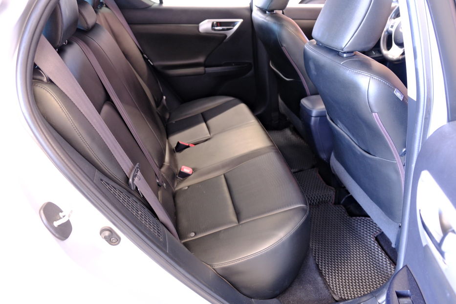 Продам Lexus CT 200h 2013 года в Одессе