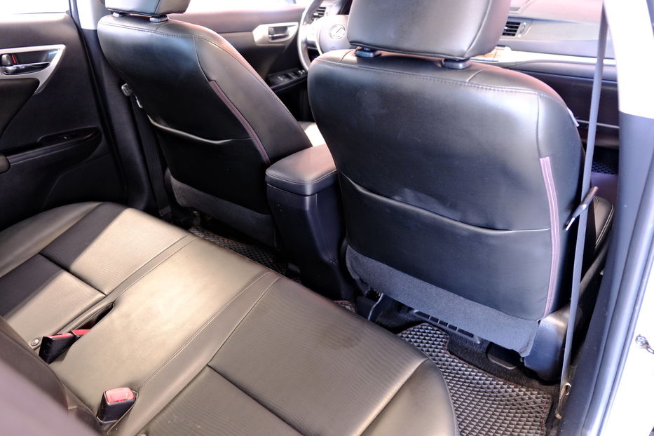Продам Lexus CT 200h 2013 года в Одессе
