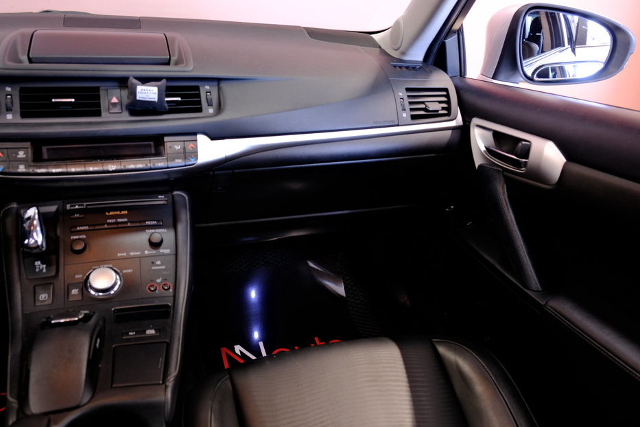 Продам Lexus CT 200h 2013 года в Одессе