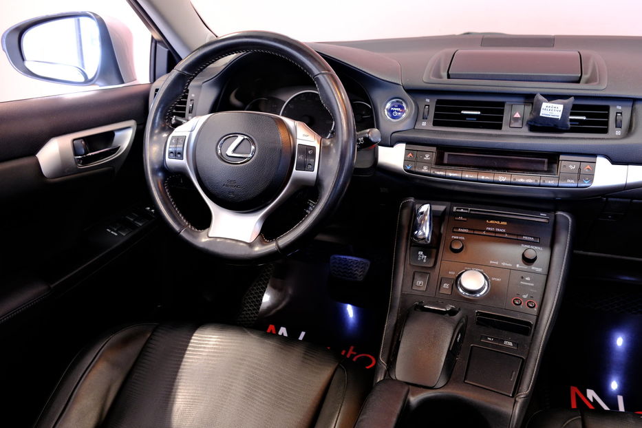 Продам Lexus CT 200h 2013 года в Одессе