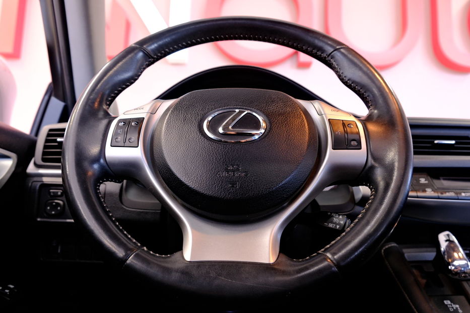 Продам Lexus CT 200h 2013 года в Одессе