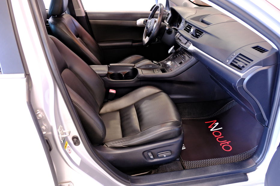 Продам Lexus CT 200h 2013 года в Одессе