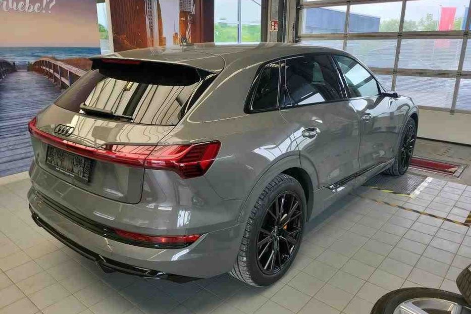 Продам Audi E-Tron 95квт авто в дорозі 2022 года в Львове