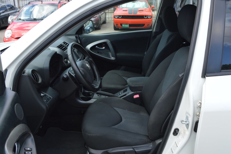 Продам Toyota Rav 4 2010 года в Одессе