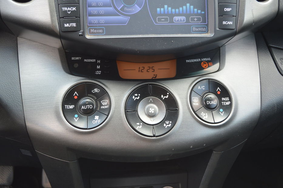 Продам Toyota Rav 4 2010 года в Одессе