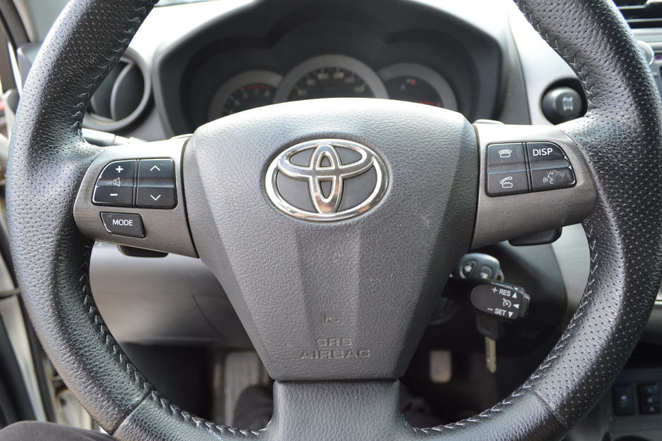 Продам Toyota Rav 4 2010 года в Одессе
