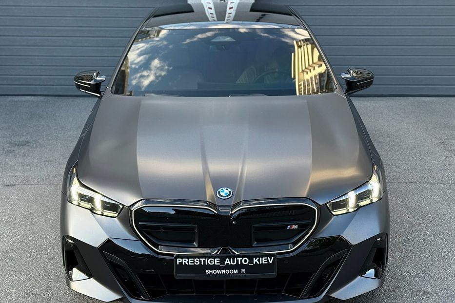 Продам BMW M5 I5 M60 2023 года в Киеве