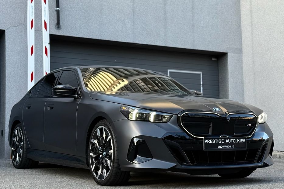 Продам BMW M5 I5 M60 2023 года в Киеве