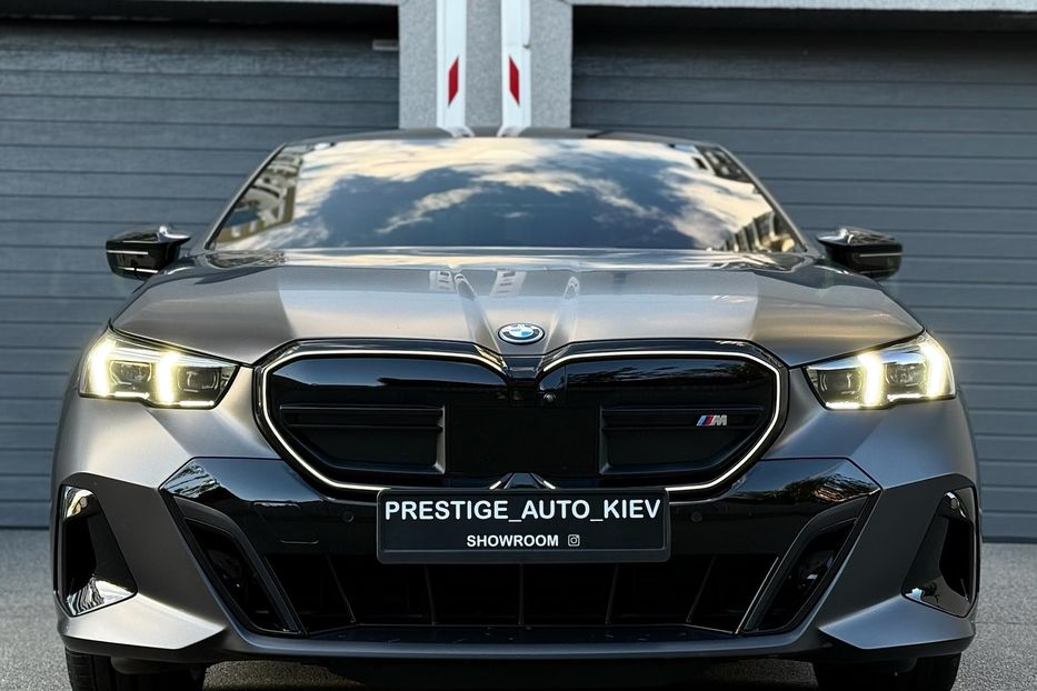 Продам BMW M5 I5 M60 2023 года в Киеве