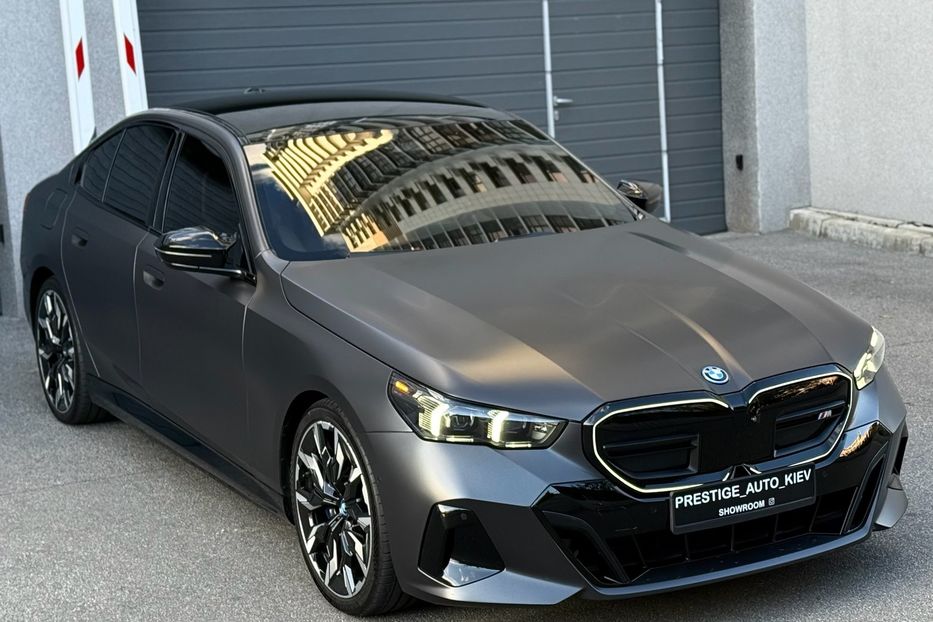 Продам BMW M5 I5 M60 2023 года в Киеве