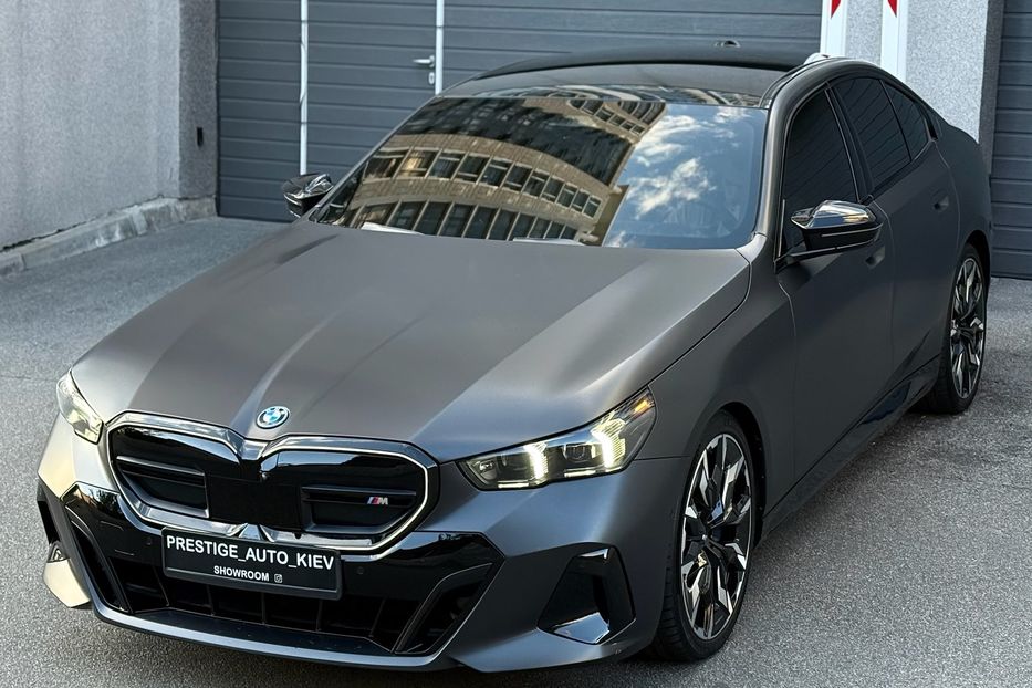Продам BMW M5 I5 M60 2023 года в Киеве