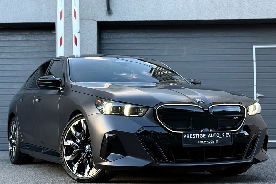 Продам BMW M5 I5 M60 2023 года в Киеве