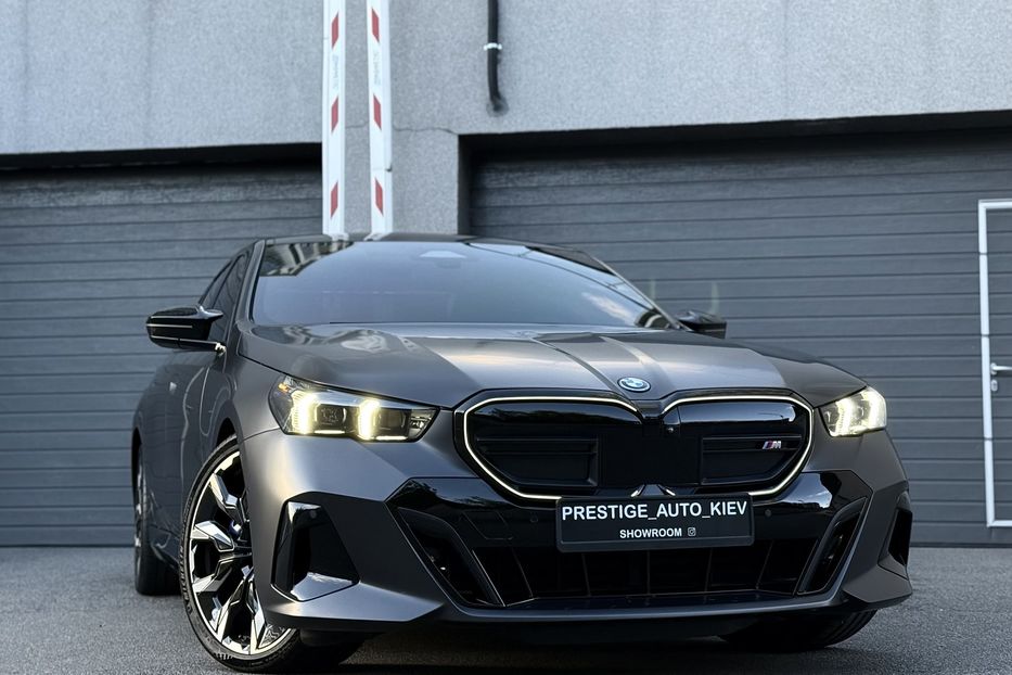 Продам BMW M5 I5 M60 2023 года в Киеве