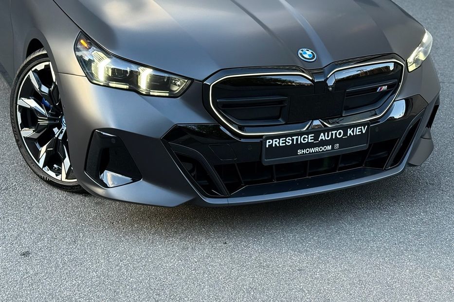 Продам BMW M5 I5 M60 2023 года в Киеве