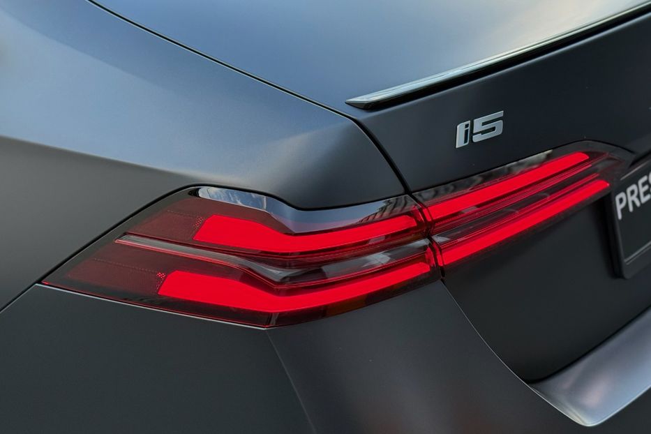 Продам BMW M5 I5 M60 2023 года в Киеве