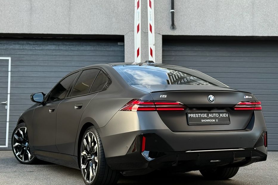 Продам BMW M5 I5 M60 2023 года в Киеве