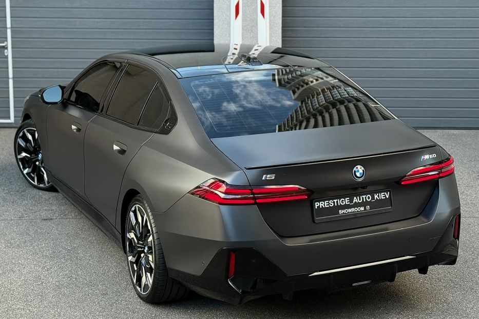 Продам BMW M5 I5 M60 2023 года в Киеве