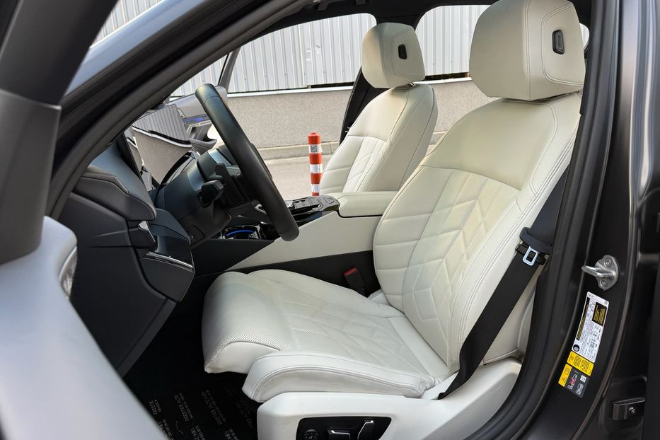 Продам BMW M5 I5 M60 2023 года в Киеве