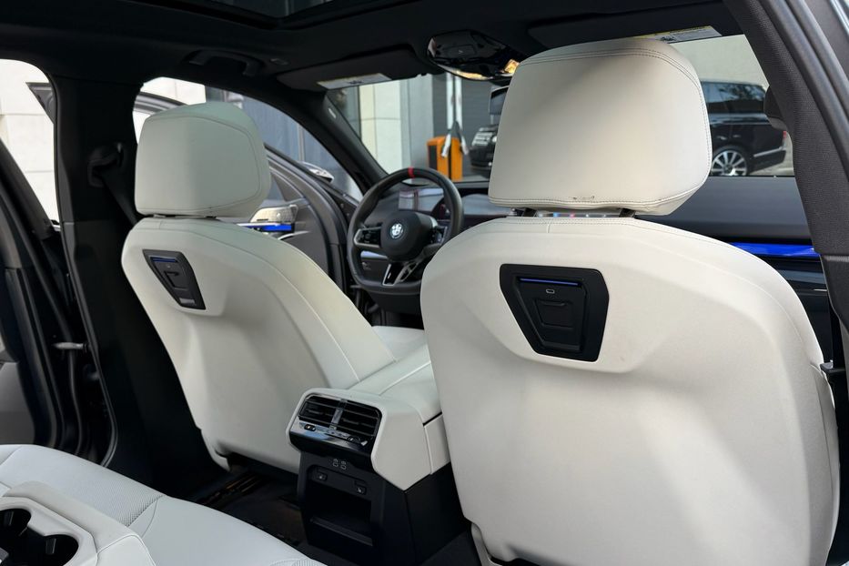 Продам BMW M5 I5 M60 2023 года в Киеве
