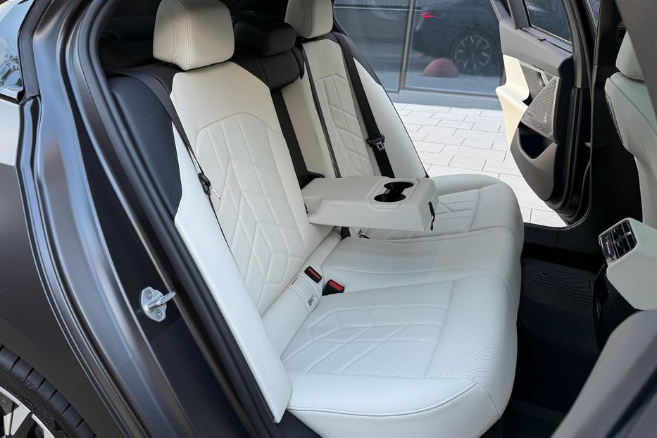 Продам BMW M5 I5 M60 2023 года в Киеве