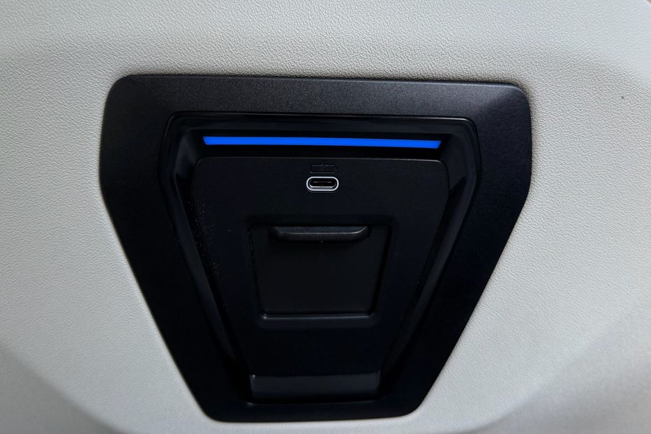 Продам BMW M5 I5 M60 2023 года в Киеве
