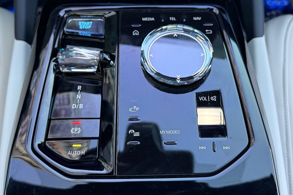 Продам BMW M5 I5 M60 2023 года в Киеве