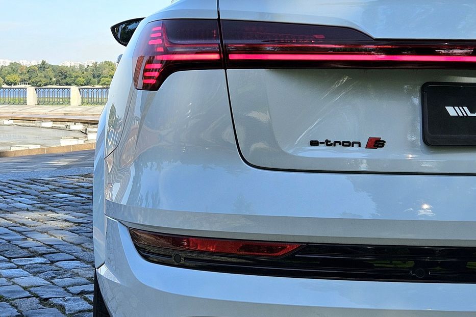 Продам Audi E-Tron S Sportback 2022 года в Киеве