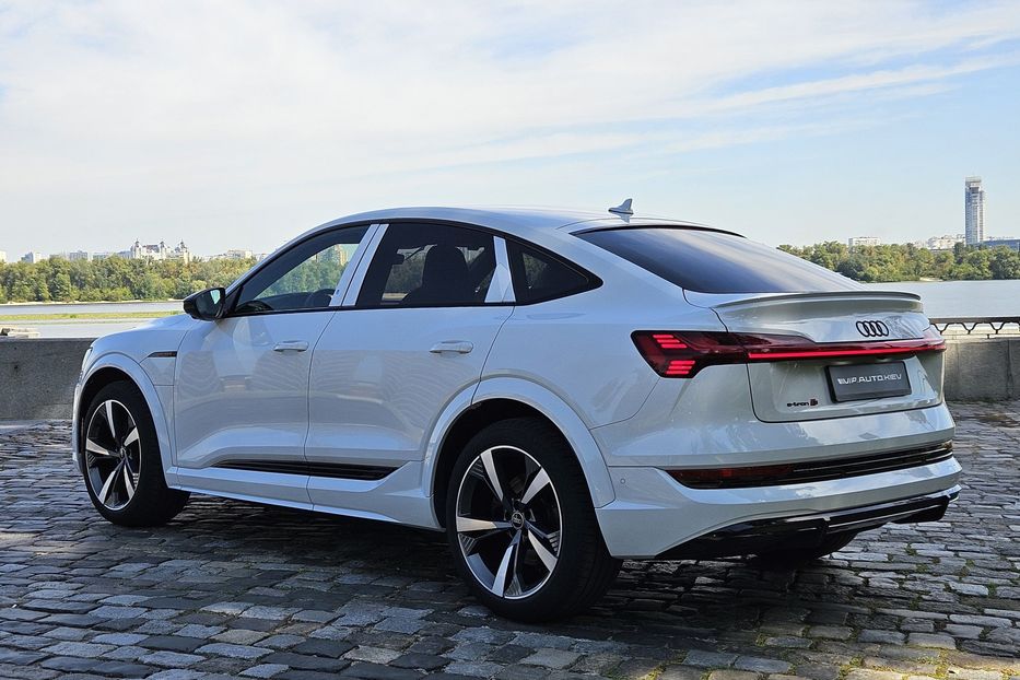 Продам Audi E-Tron S Sportback 2022 года в Киеве