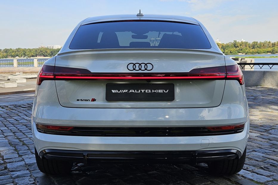 Продам Audi E-Tron S Sportback 2022 года в Киеве