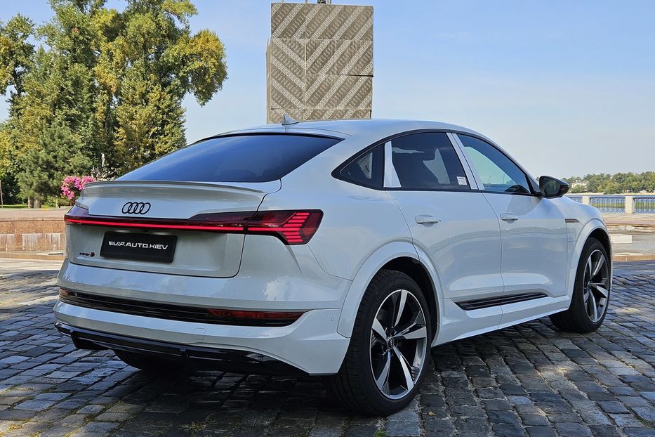 Продам Audi E-Tron S Sportback 2022 года в Киеве