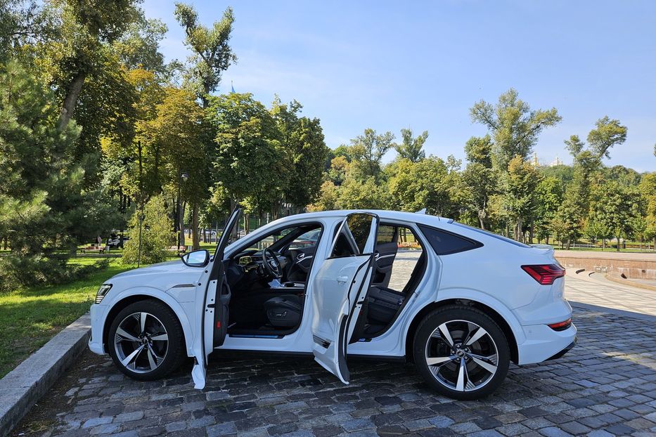 Продам Audi E-Tron S Sportback 2022 года в Киеве