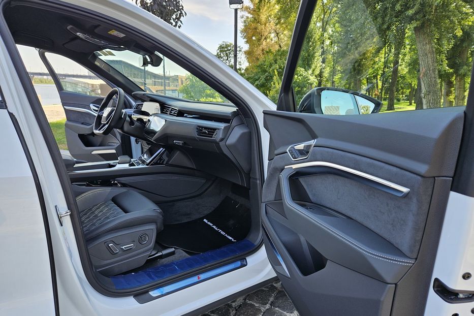 Продам Audi E-Tron S Sportback 2022 года в Киеве