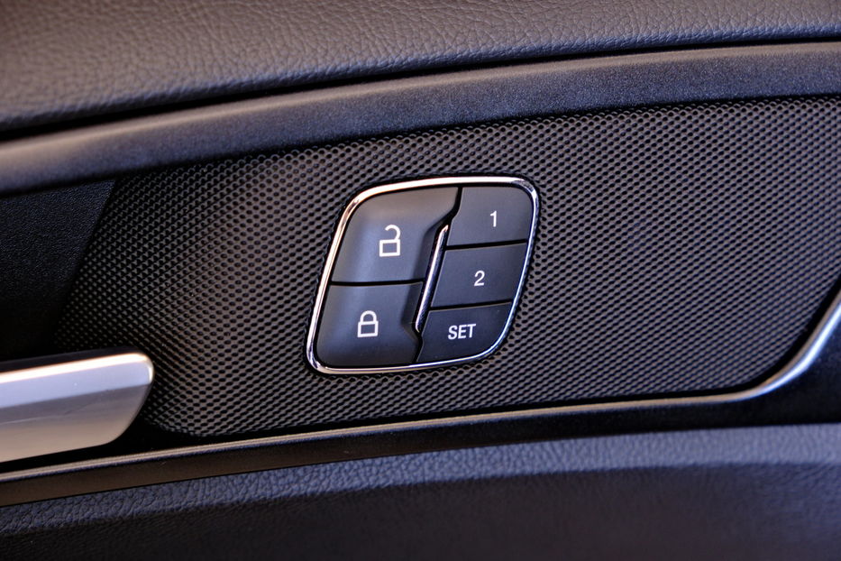 Продам Ford Fusion Plug-in Hybrid 2020 года в Одессе