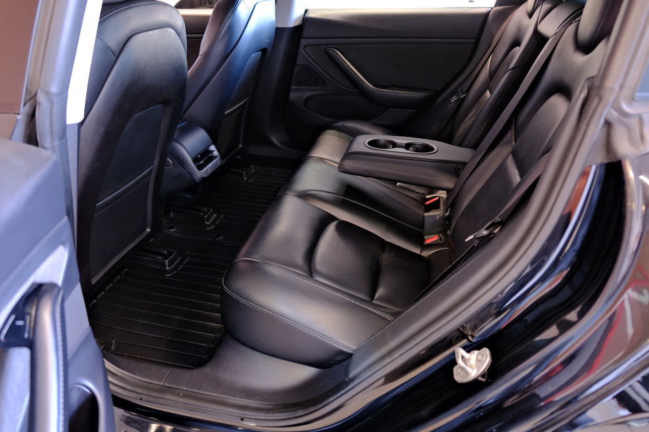 Продам Tesla Model 3 2019 года в Одессе