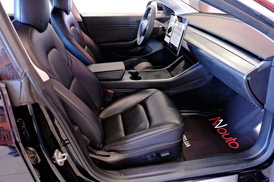 Продам Tesla Model 3 2019 года в Одессе