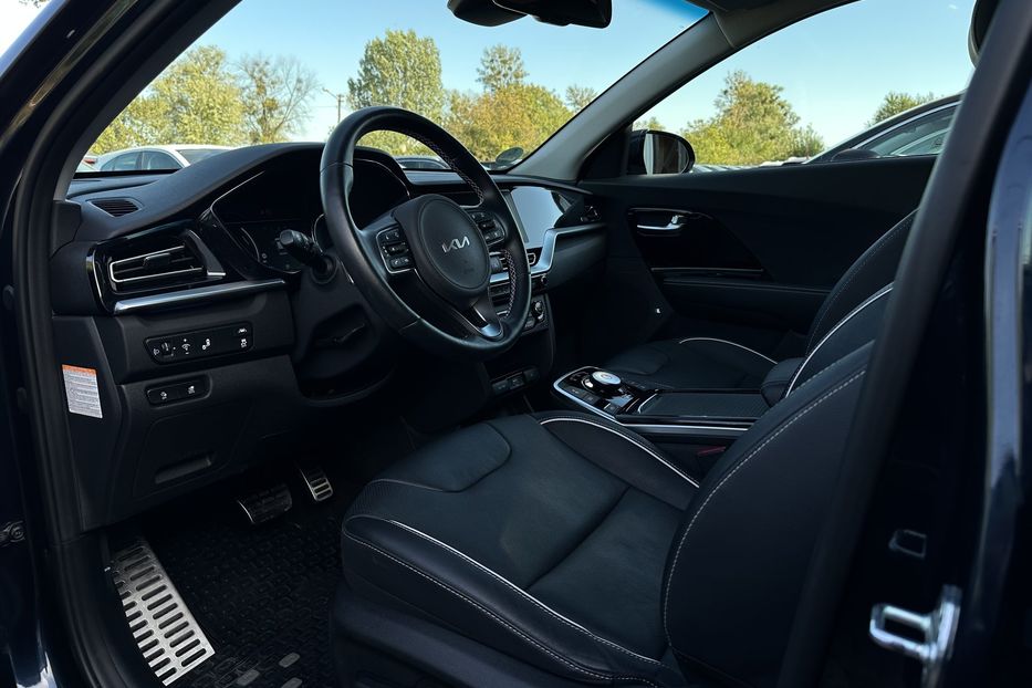 Продам Kia Niro 64 кВт Макс. комплектація Люк  2022 года в Львове