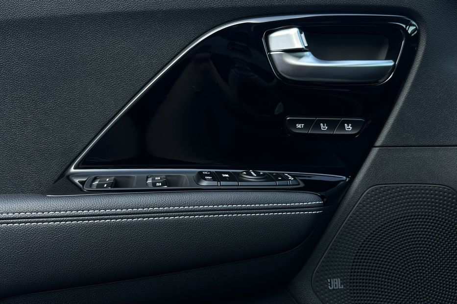 Продам Kia Niro 64 кВт Макс. комплектація Люк  2022 года в Львове