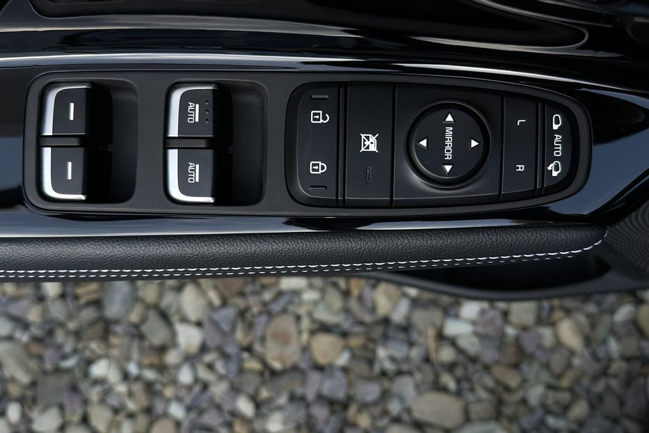 Продам Kia Niro 64 кВт Макс. комплектація Люк  2022 года в Львове