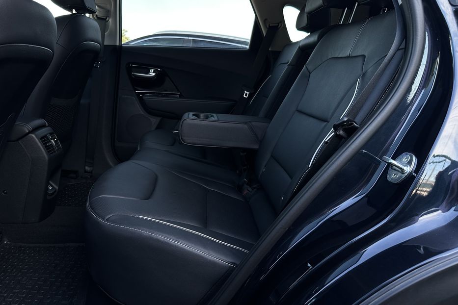 Продам Kia Niro 64 кВт Макс. комплектація Люк  2022 года в Львове