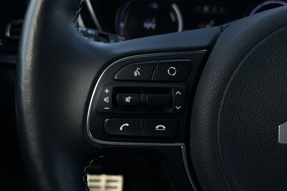 Продам Kia Niro 64 кВт Макс. комплектація Люк  2022 года в Львове