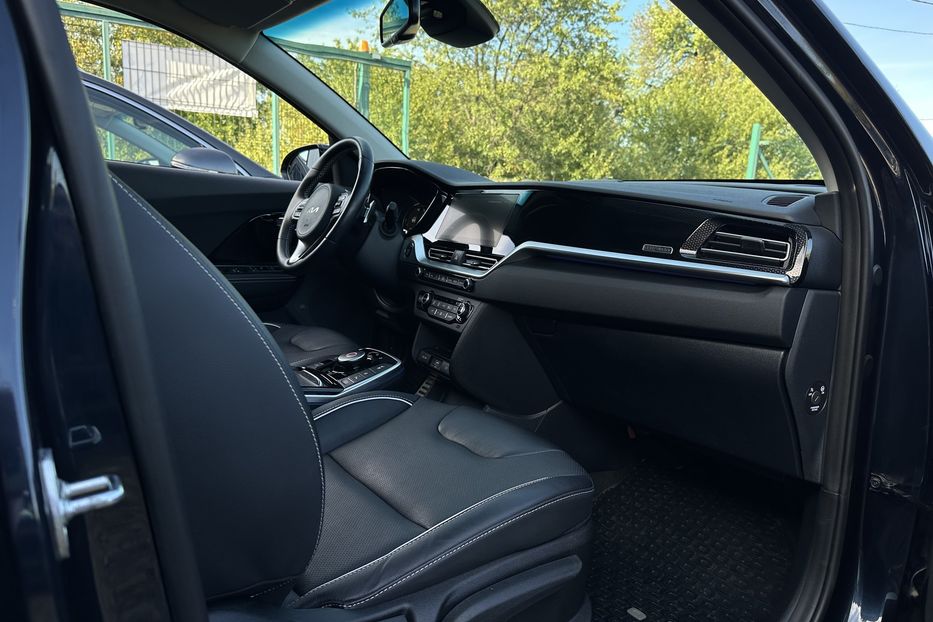 Продам Kia Niro 64 кВт Макс. комплектація Люк  2022 года в Львове