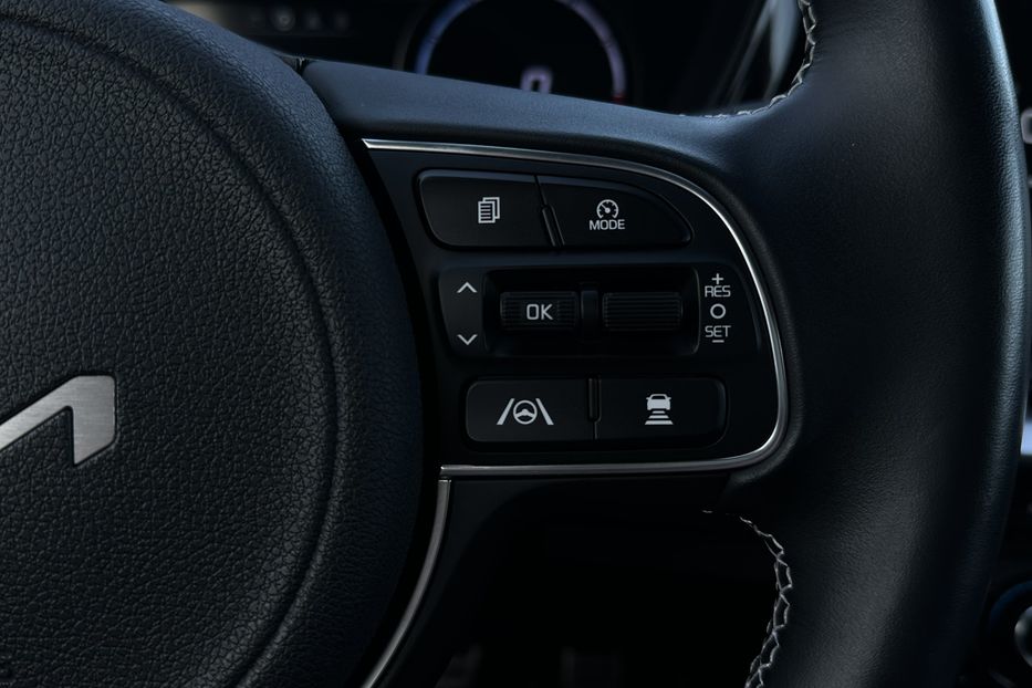 Продам Kia Niro 64 кВт Макс. комплектація Люк  2022 года в Львове