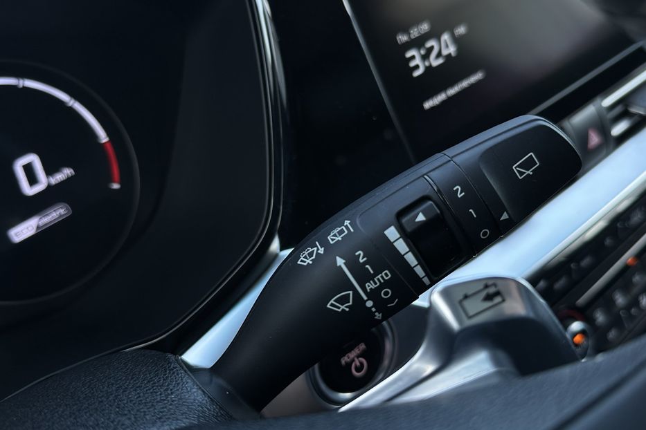 Продам Kia Niro 64 кВт Макс. комплектація Люк  2022 года в Львове