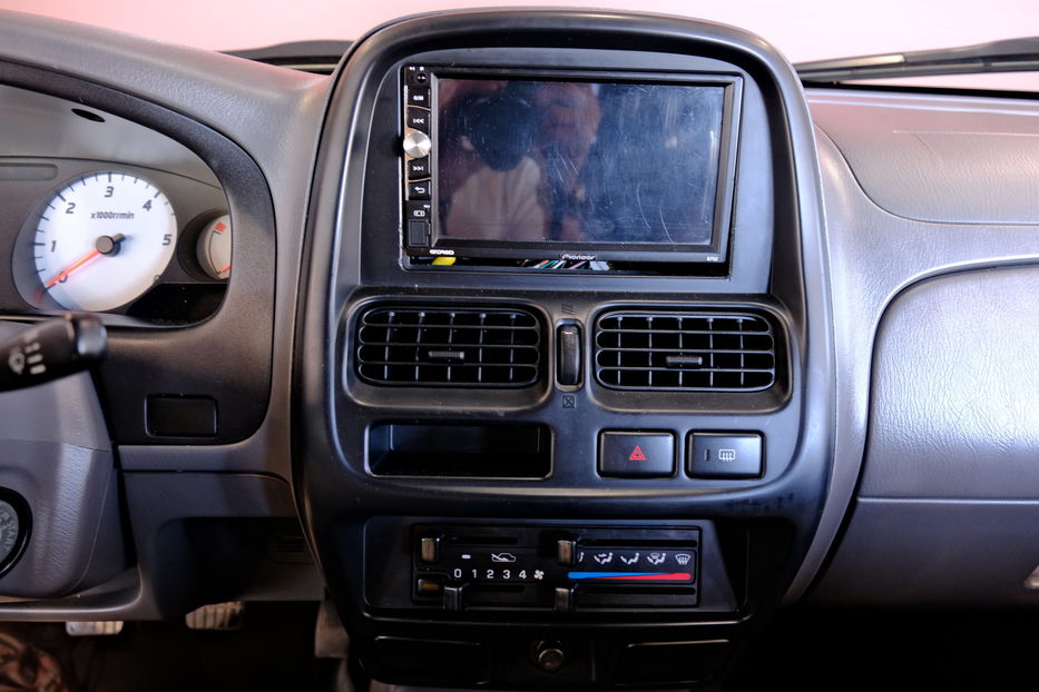 Продам Nissan Navara 2013 года в Одессе