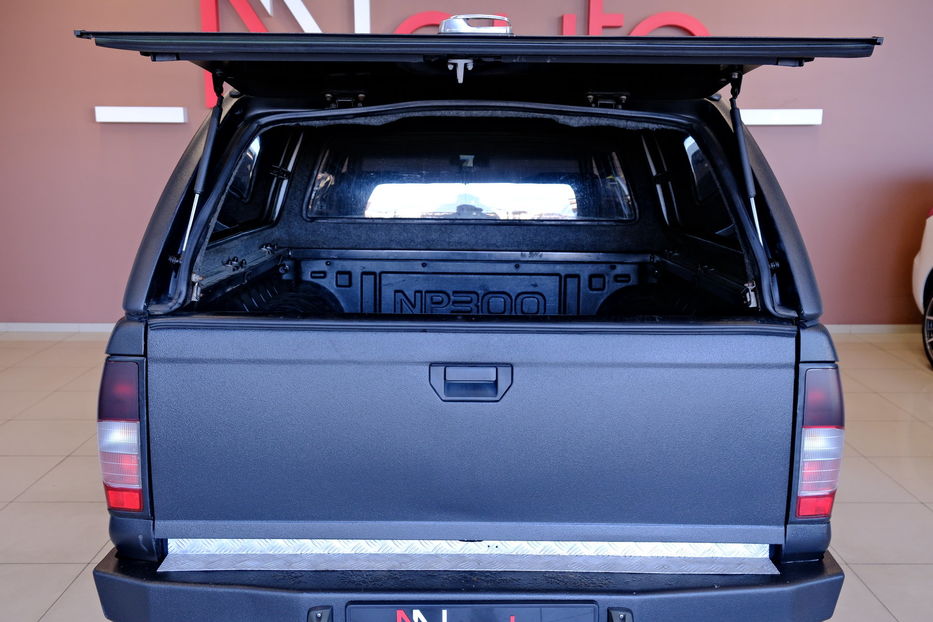 Продам Nissan Navara 2013 года в Одессе
