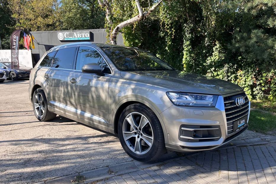 Продам Audi Q7 2017 года в Черновцах
